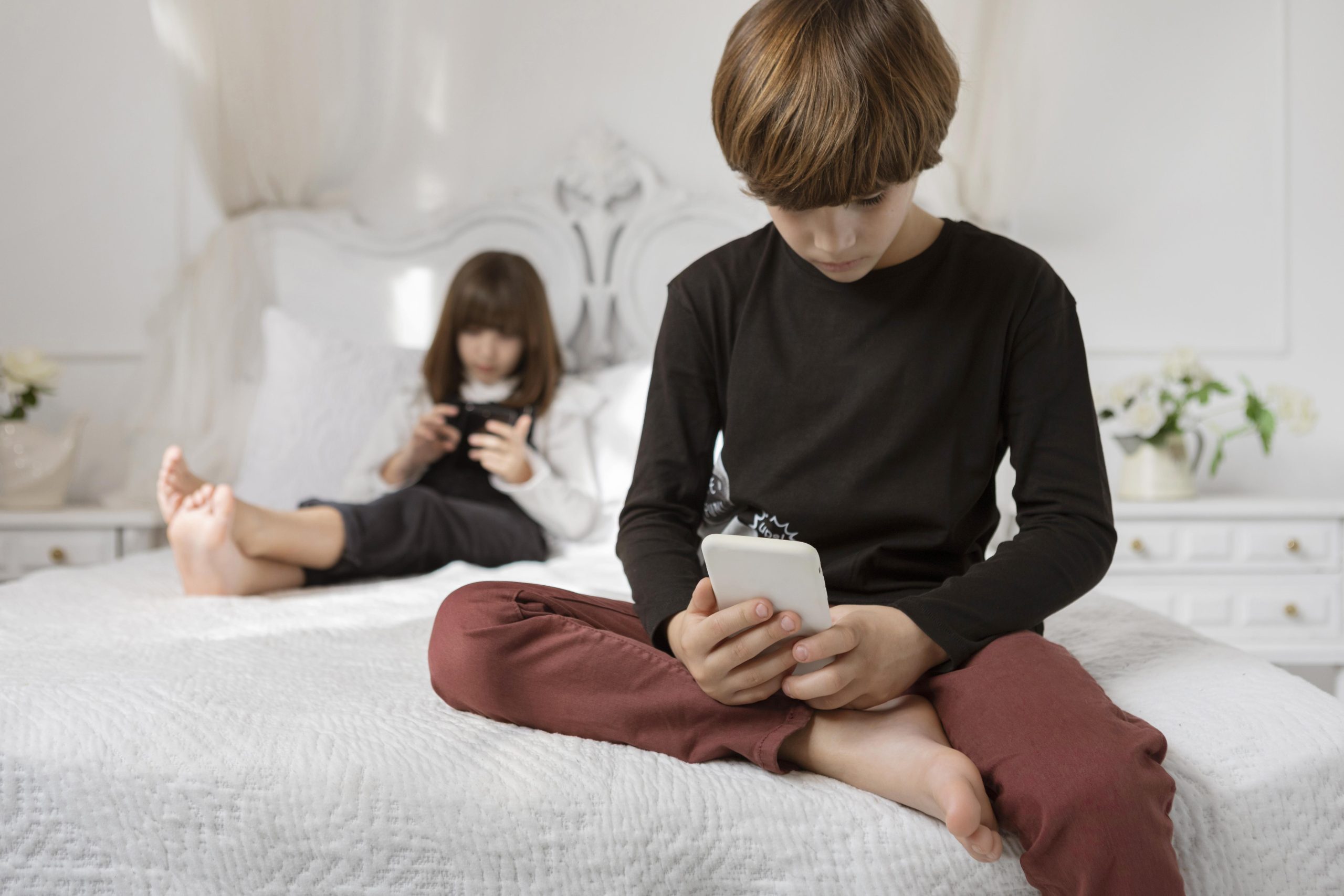 How to Monitor and Control Screen Time With a Screen Time App 